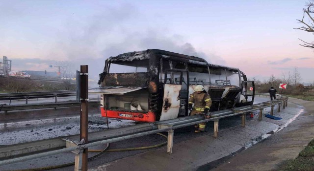 Pendikte alev alev yanan servis otobüsü küle döndü
