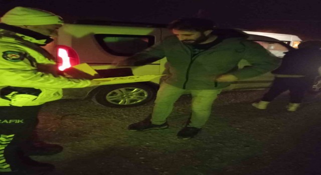 Polis ekiplerinden görenlerin içini ısıtan davranış