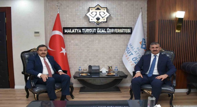 Rektör Çiftçiden iki üniversite