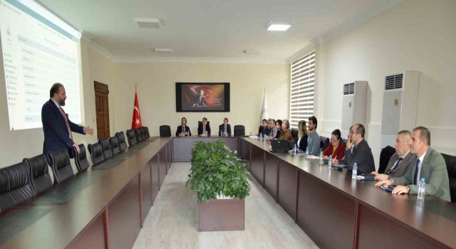 Rektör Özölçer daire başkanlarıyla toplandı