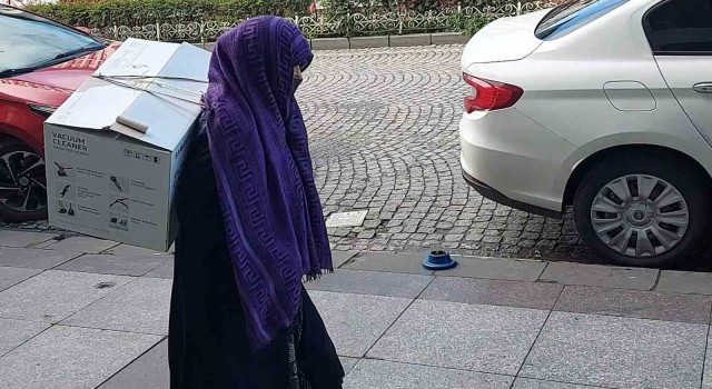 Rizeli 80 yaşındaki Bedriye nine evinde ne varsa koliye koyup yardım toplama noktasına getirdi