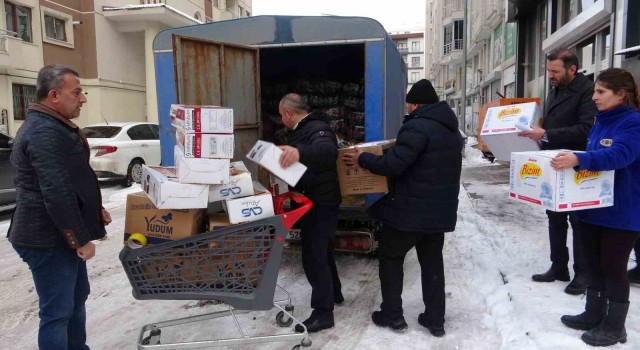 Rokadan deprem bölgesine gıda yardımı