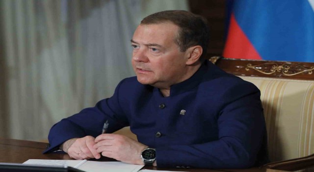 Rusya Güvenlik Konseyi Başkan Yardımcısı Medvedev: Ukraynanın saldırması durumunda her türlü silahı kullanmaya hazırız