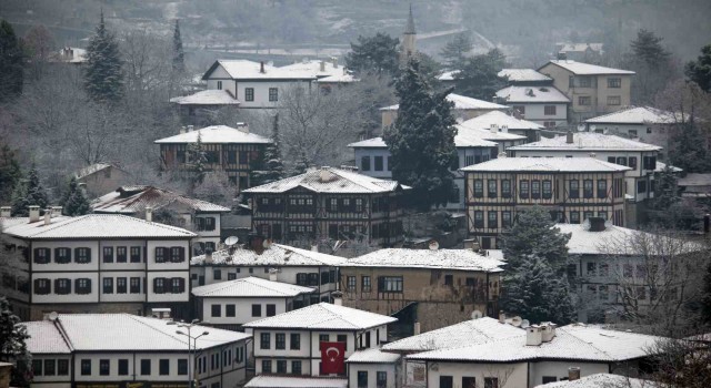 Safranbolu beyaz gelinliğini giydi