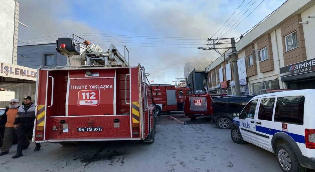 Sakaryada Mobilyacılar Çarşısında korkutan yangın