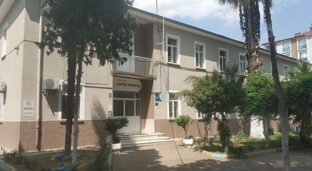 Salihlide 5 okula yıkım kararı