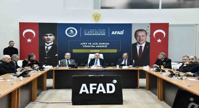 Samsundan deprem bölgelerine onlarca ekip ve çok sayıda araç sevk edildi