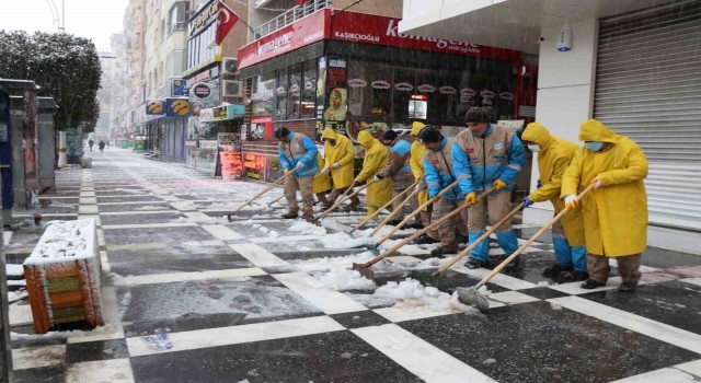 Şanlıurfada ekiplerin kar mesaisi başladı