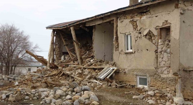 Sarızda hasar tablosu gün geçtikçe ortaya çıkıyor