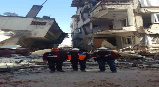 SCÜ akademisyenleri Hatayda hasar tespiti yapıyor