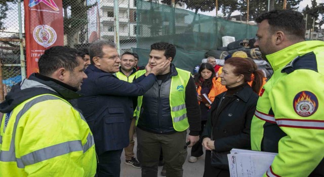 Seçer, Hataydaki deprem bölgesinde incelemelerde bulundu