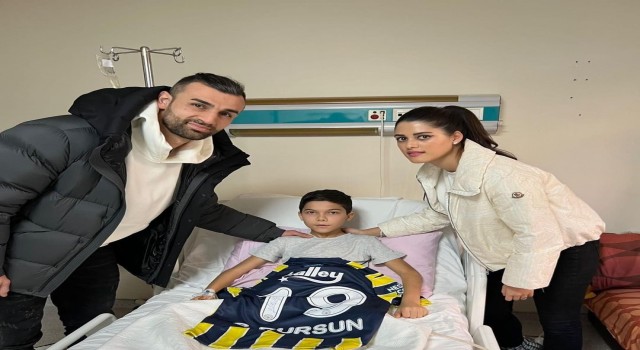 Serdar Dursun, depremzede Ömeri ziyaret etti