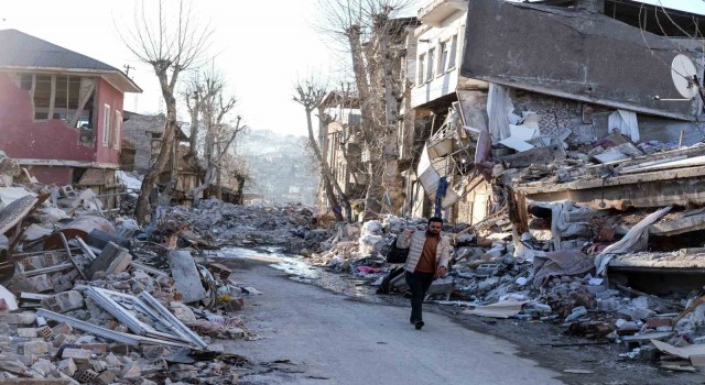 Sessizliğe bürünen Kahramanmaraşın ara sokakları havadan görüntülendi