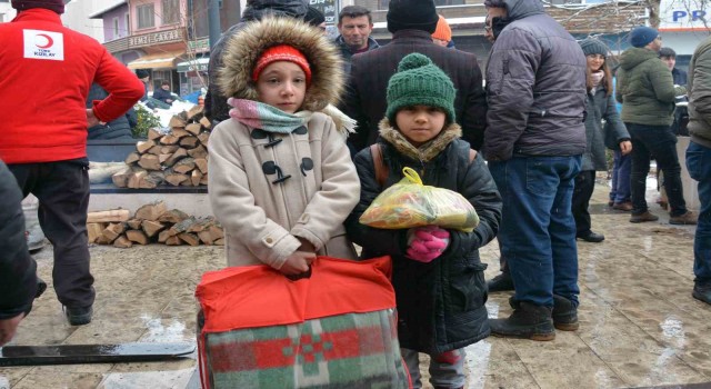 Sındırgıdan deprem bölgesine yardım seferberliği devam ediyor