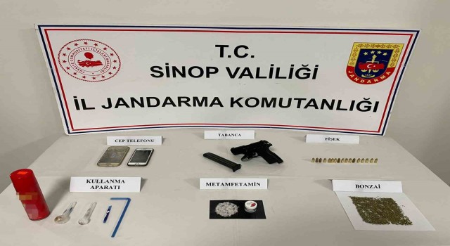 Sinopta otobüs yolcusu çantasında uyuşturucu ile yakalandı