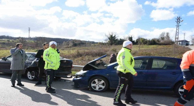 Sinopta trafik kazası: 2 yaralı