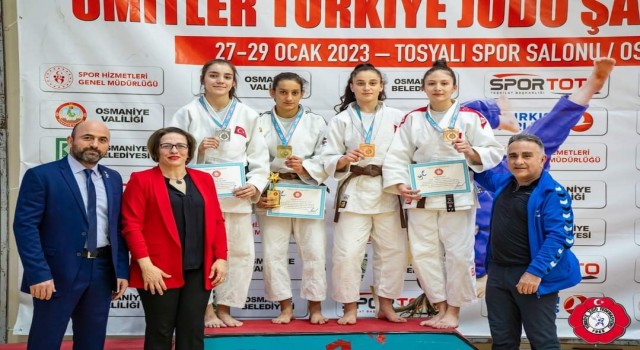 Sivaslı Judocular Osmaniyede Sivas rüzgarı estirdi