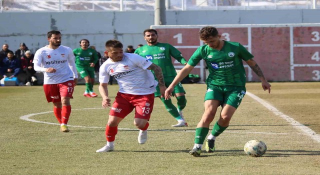 Sivasspor ile Sivas Belediyespor yardım maçında karşılaştı