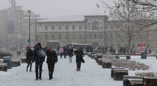 Sivasta yoğun kar yağışı