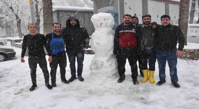 Siverekte yoğun kar yağışı