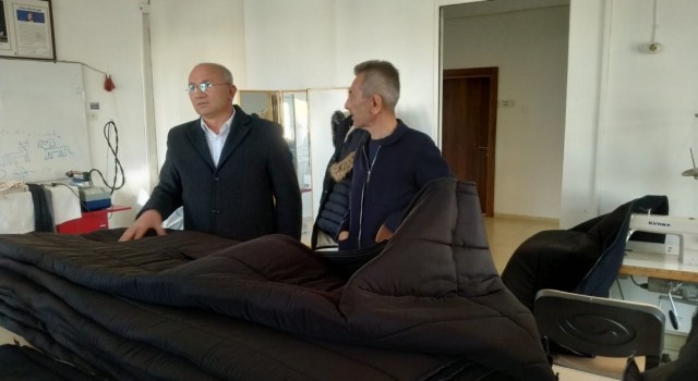 Sorgunda depremzedeler için 245 adet tulum dikildi
