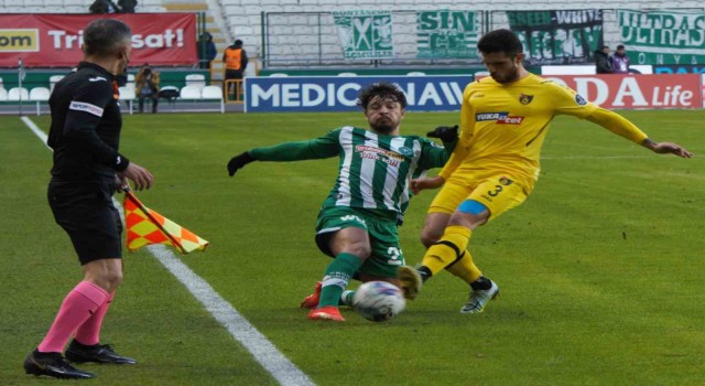 Spor Toto Süper Lig: Konyaspor: 0 - İstanbulspor: 0 (İlk yarı)