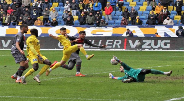 Spor Toto Süper Lig: MKE Ankaragücü: 0 - Fatih Karagümrük: 1 (İlk yarı)