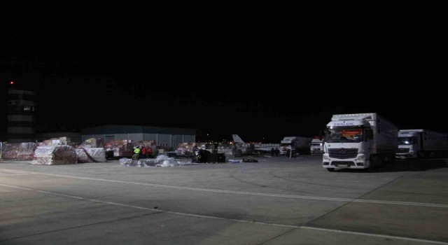 Suudi Arabistandan deprem bölgesine 7 uçak dolusu yardım