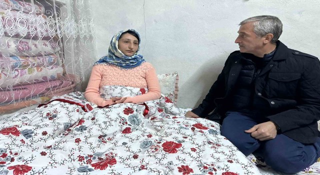 Tahmazoğludan göçük altından çıkarılan depremzedeye ziyaret