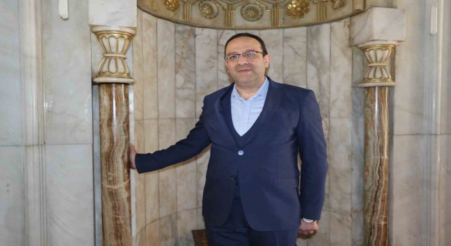 Tarihi camideki denge sütunları 3 büyük depremde de kusursuz döndü