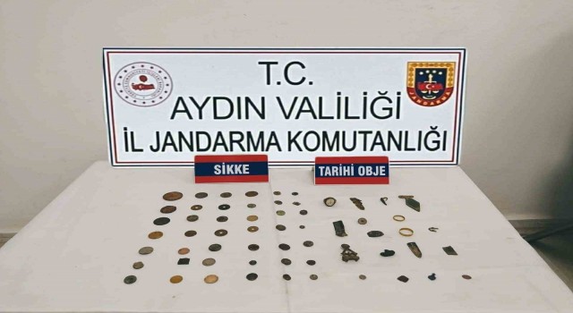 Tarihi sikke ve objeleri satmaya çalışırken yakalandı