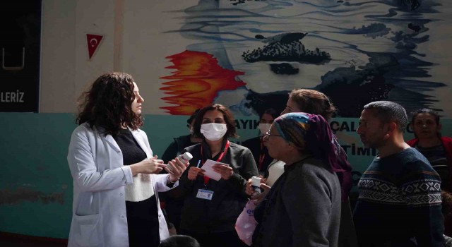 Tarsusta depremden etkilenen aileler sağlık taramasından geçti