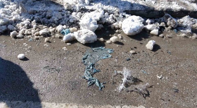 Tatvanda askeri kışlanın önünde bulunan şüpheli paket paniğe neden oldu