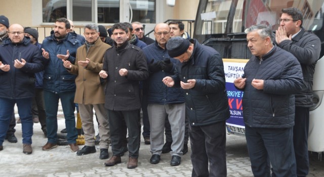 Tavşanlı ve Domaniç ilçelerinden din görevlileri dualarla deprem bölgesine gitti