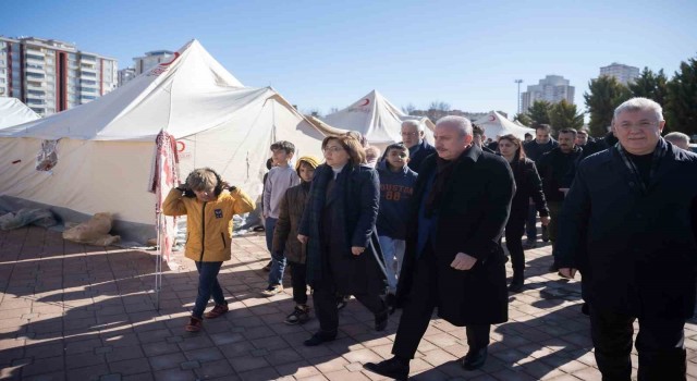 TBMM Başkanı Şentop çadır kenti ziyaret etti