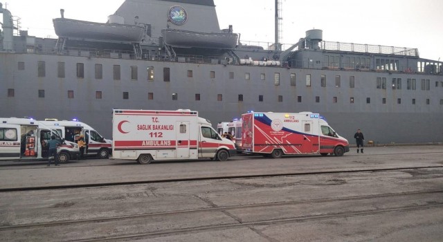 TCG İskenderun, yardım malzemelerinin naklini kesintisiz sürdürüyor