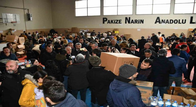 Tekirdağ Valisi deprem yardımlarıyla ilgili konuştu: “Heba olmaması lazım”