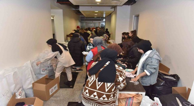 Tekkeköyde yardımlar koordinasyon içinde ulaştırılıyor