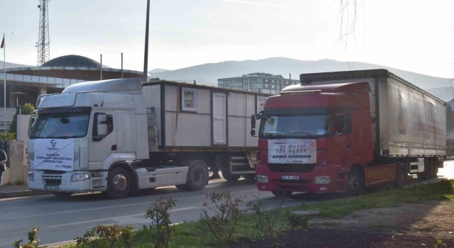 Tekkeköyden depremzede çocuklara oyuncak