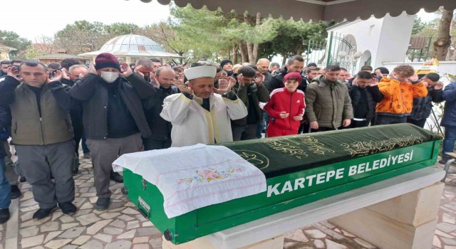 TEMde lastik değiştirirken canından olan arkadaşlar son yolculuklarına uğurlandı