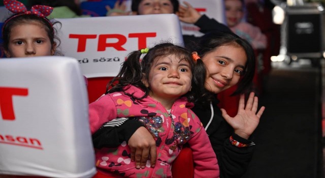 TRTden Kahramanmaraştaki depremzedelere moral ziyareti