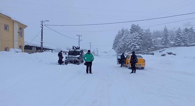 Tunceli-Erzincan yolu araç trafiğine kapatıldı