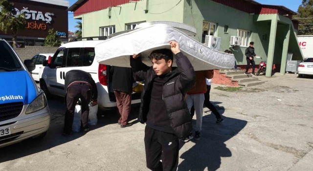 Türkiyenin yangında seferber olduğu Manavgat, depremzedeler için tek yürek
