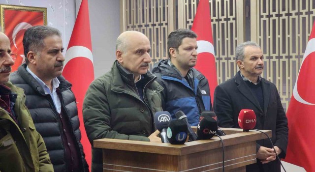 Ulaştırma ve Altyapı Bakanı Karaismailoğlu: “Adıyamanda 896 tane vatandaşımızı kaybettik, 400 tane yaralımız var”