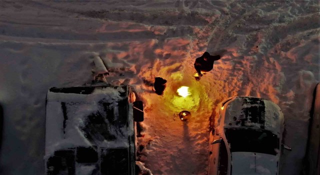 Uludağda gündüz kayak gece ateş başında sohbet keyfi