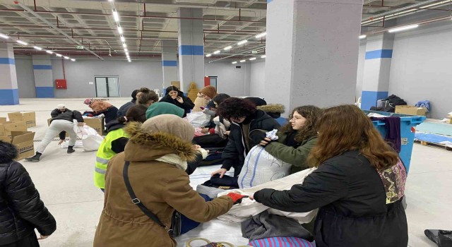 Ümraniye Belediyesinden afet bölgesine yoğun destek
