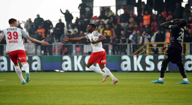 Ümraniyespor 4 maç sonra puan aldı