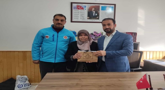 Umre için biriktirdiği 30 bin TLsini depremzedelere bağışladı