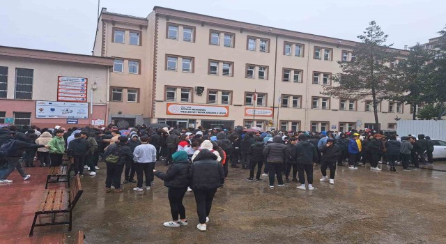 Ünyede deprem paniği