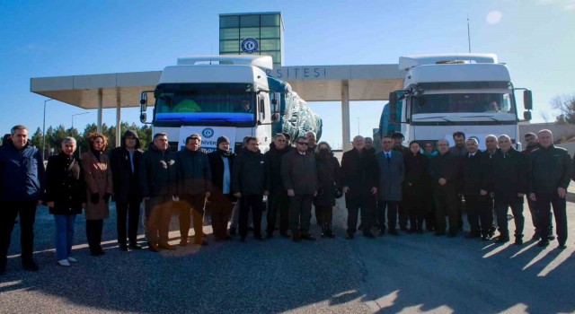 Uşak Üniversitesinden deprem bölgesine 2 yardım tırı gönderildi